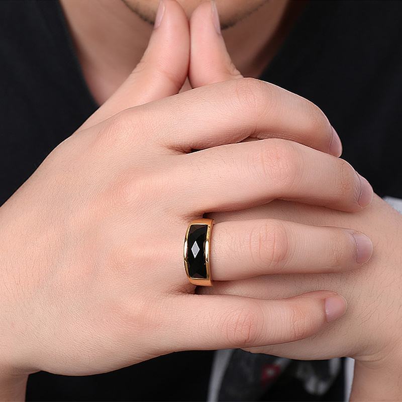 Gold & Black Agate Ring