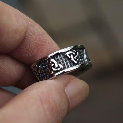 Triquetra Band Ring - DARK MOON